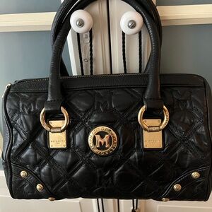 Excellent condition Metrocity bag,12”x8” in black color